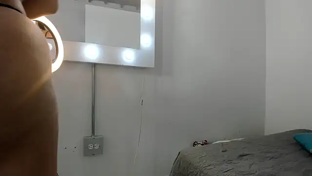 Snapshot of SEXXYLATINCOUPLE1 chatting on 11.28.25 SEXXYLATINCOUPLE1 online show from 11.28.25