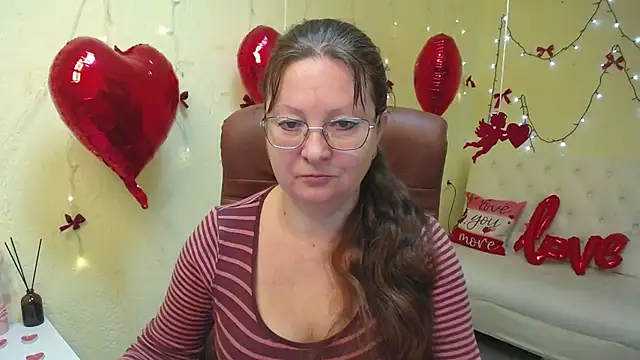VanessaHotts online show from 02.06.26