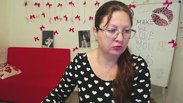 VanessaHotts online show from 02.25.26