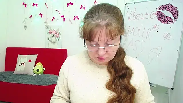 VanessaHotts online show from 04.27.26