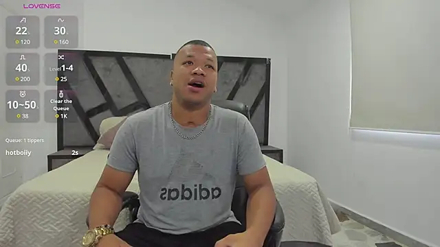 Snapshot of AnnieAndStefan chatting on 02.22.25 AnnieAndStefan online show from 02.22.25