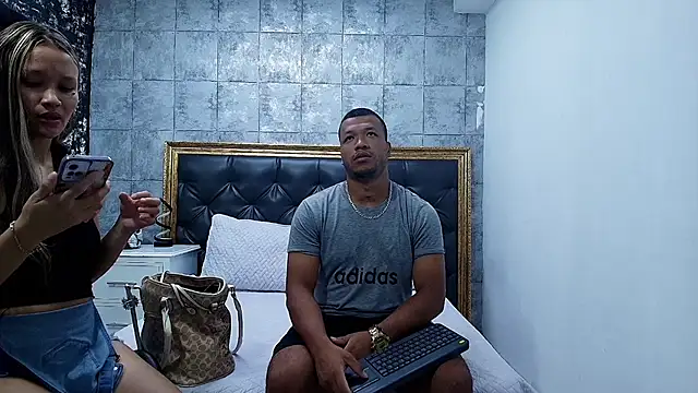 Snapshot of AnnieAndStefan chatting on 03.12.25 AnnieAndStefan online show from 03.12.25