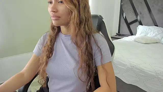 Snapshot of AnnieAndStefan chatting on 02.02.26 AnnieAndStefan online show from 02.02.26