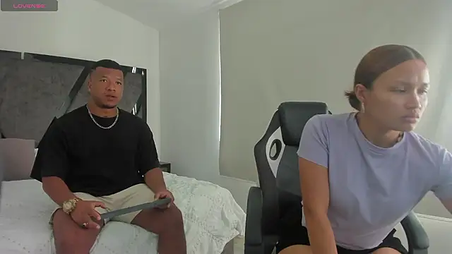 Snapshot of AnnieAndStefan chatting on 03.07.26 AnnieAndStefan online show from 03.07.26