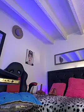 lonely shewolf online show from 11.19.25