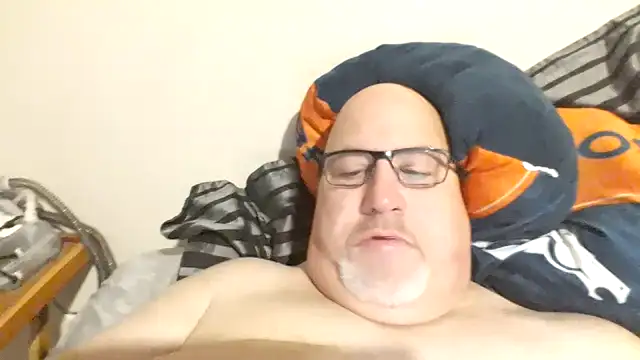 Snapshot of Bigbear0563 chatting on 02.08.25 Bigbear0563 online show from 02.08.25