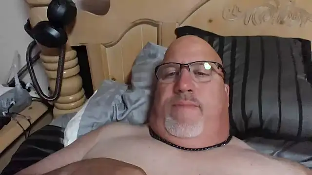 Snapshot of Bigbear0563 chatting on 09.28.25 Bigbear0563 online show from 09.28.25