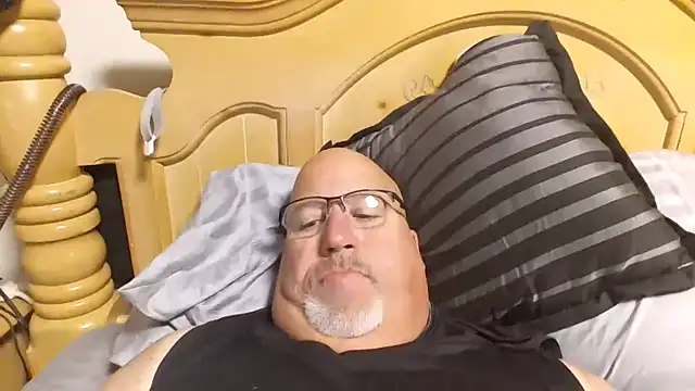 Snapshot of Bigbear0563 chatting on 10.11.25 Bigbear0563 online show from 10.11.25