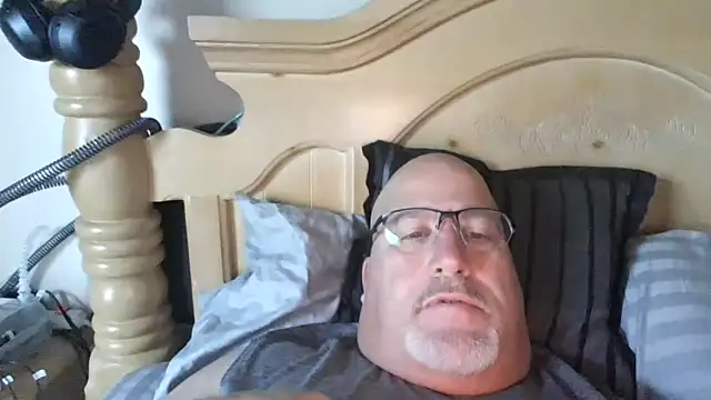 Snapshot of Bigbear0563 chatting on 10.19.25 Bigbear0563 online show from 10.19.25