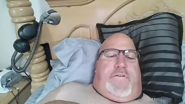 Snapshot of Bigbear0563 chatting on 10.23.25 Bigbear0563 online show from 10.23.25