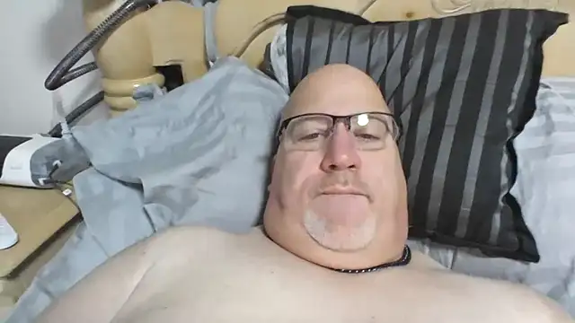 Snapshot of Bigbear0563 chatting on 12.19.25 Bigbear0563 online show from 12.19.25