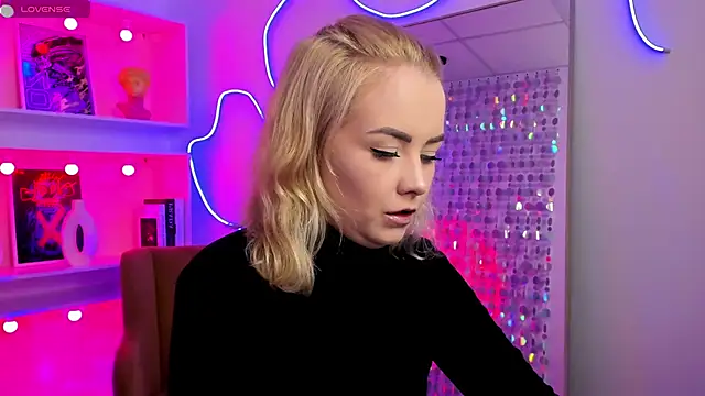 StephanieSweety online show from 05.07.26