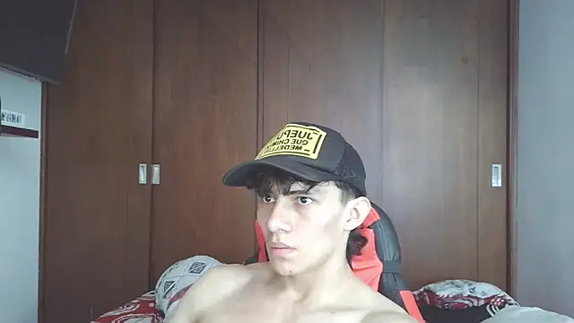 Snapshot of aresholland chatting on 11.04.25 aresholland online show from 11.04.25