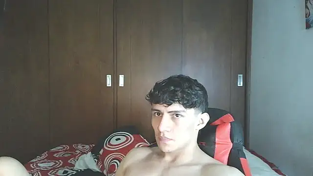 Snapshot of aresholland chatting on 11.15.25 aresholland online show from 11.15.25