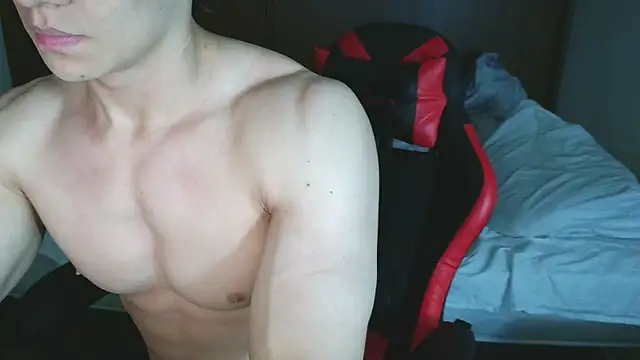 Snapshot of aresholland chatting on 11.28.25 aresholland online show from 11.28.25