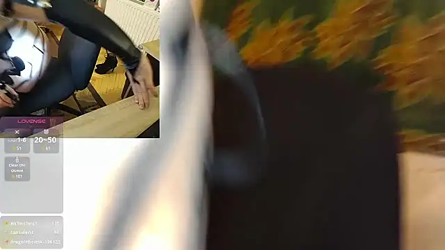 Snapshot of SissyLunaCD chatting on 12.13.24 SissyLunaCD online show from 12.13.24