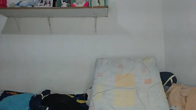 Snapshot of Lesliemilk5 chatting on 02.18.26 Lesliemilk5 online show from 02.18.26