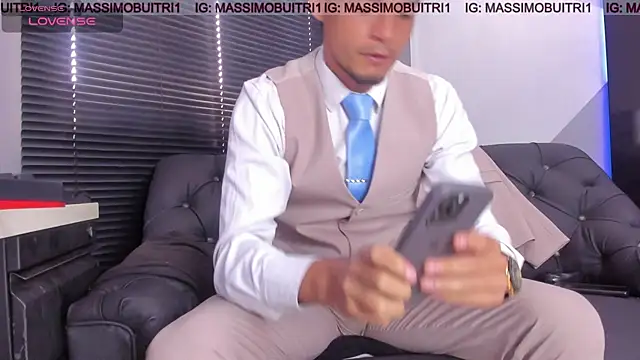 Snapshot of massimo_g chatting on 07.22.26 massimo g online show from 07.22.26