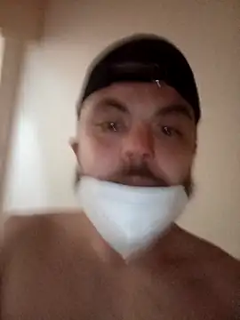 Snapshot of badboyy998 chatting on 11.29.25 badboyy998 online show from 11.29.25