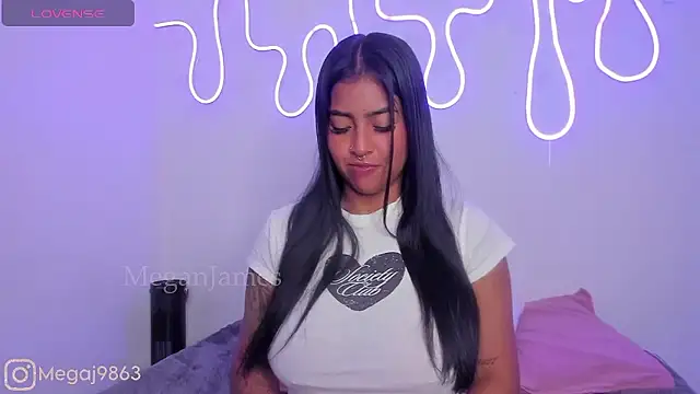 meganjames1 online show from 12.07.24