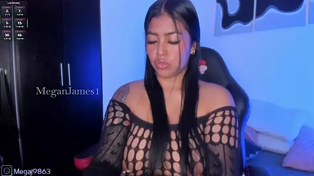 meganjames1 online show from 04.28.26