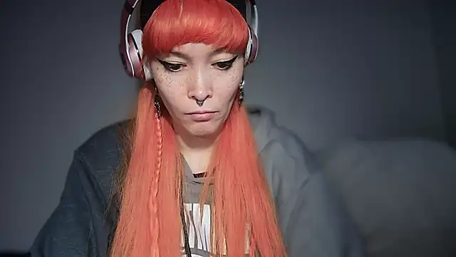 Snapshot of FRRANNKIE chatting on 10.27.25 FRRANNKIE online show from 10.27.25