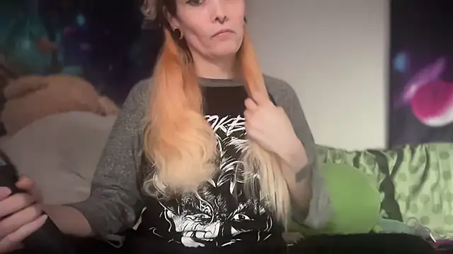 Snapshot of FRRANNKIE chatting on 03.11.26 FRRANNKIE online show from 03.11.26