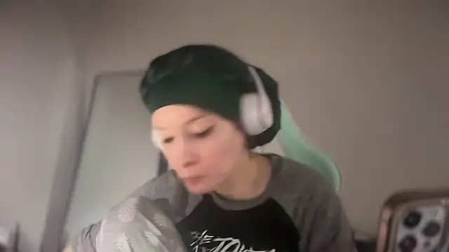 Snapshot of FRRANNKIE chatting on 03.22.26 FRRANNKIE online show from 03.22.26