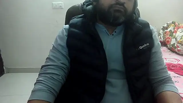 Snapshot of rentarob chatting on 02.11.25 rentarob online show from 02.11.25