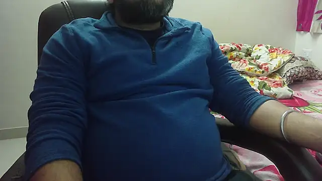 Snapshot of rentarob chatting on 02.21.25 rentarob online show from 02.21.25