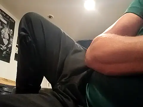 Snapshot of JRock69nKzoo chatting on 10.21.25 JRock69nKzoo online show from 10.21.25