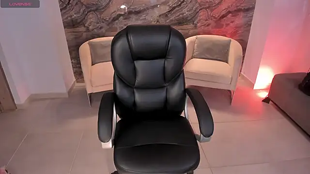 Snapshot of MileyCruz_ chatting on 09.30.25 MileyCruz online show from 09.30.25