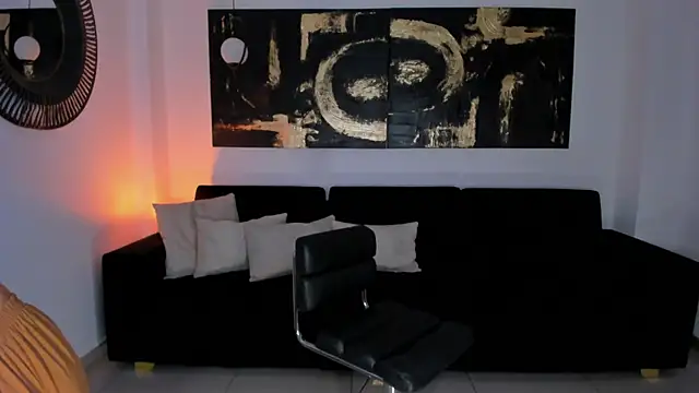 Snapshot of DannaCruz chatting on 02.20.25 DannaCruz online show from 02.20.25