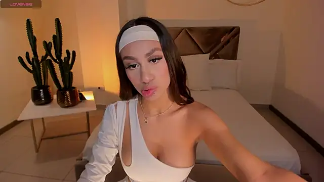 Snapshot of DannaCruz chatting on 03.06.25 DannaCruz online show from 03.06.25