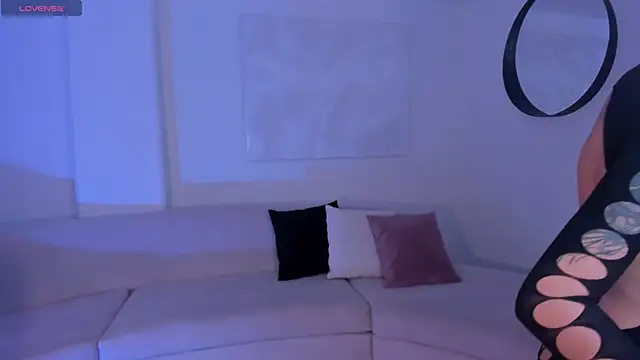 Snapshot of DannaCruz chatting on 09.13.25 DannaCruz online show from 09.13.25