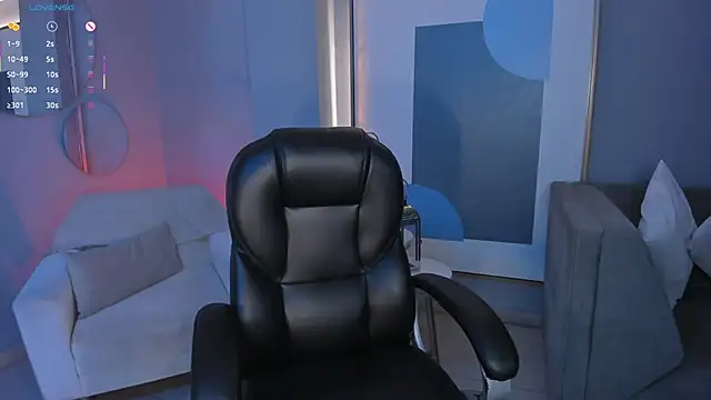 Snapshot of DannaCruz chatting on 11.16.25 DannaCruz online show from 11.16.25