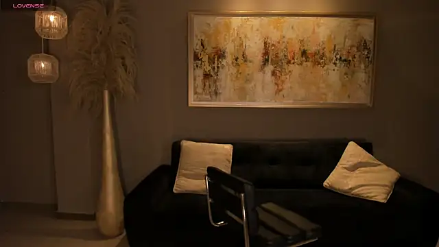 Snapshot of SunnyRivers chatting on 02.26.25 SunnyRivers online show from 02.26.25