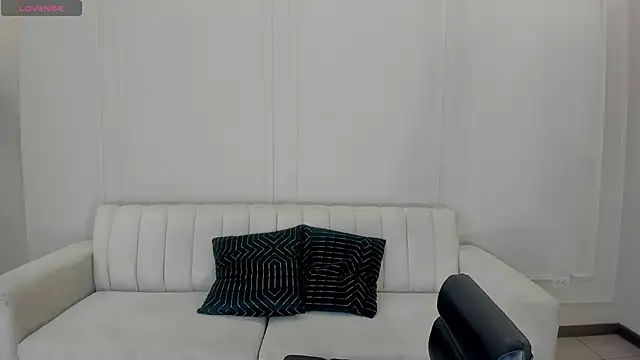 Snapshot of SunnyRivers chatting on 10.25.25 SunnyRivers online show from 10.25.25