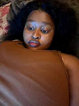 Snapshot of KnockoutBestie chatting on 12.15.25 KnockoutBestie online show from 12.15.25