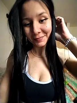 LissaThompsom online show from 09.23.25