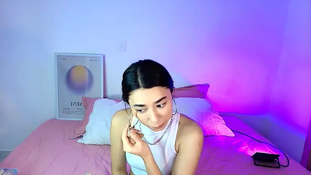 Snapshot of AmyOlimpo chatting on 04.17.26 AmyOlimpo online show from 04.17.26