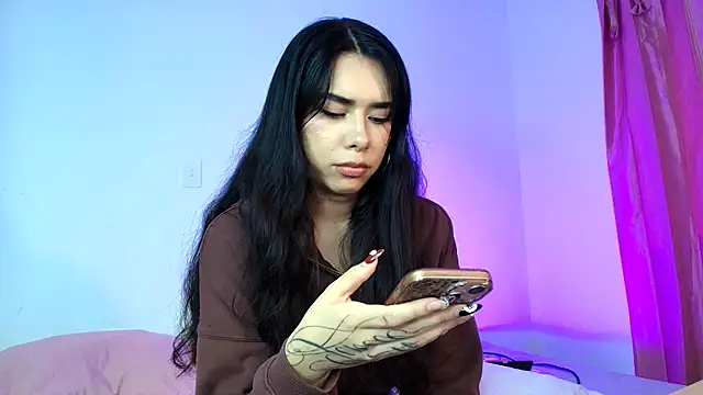 Snapshot of AmyOlimpo chatting on 04.22.26 AmyOlimpo online show from 04.22.26