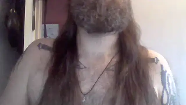 Snapshot of Thrillhouse chatting on 01.08.25 Thrillhouse online show from 01.08.25