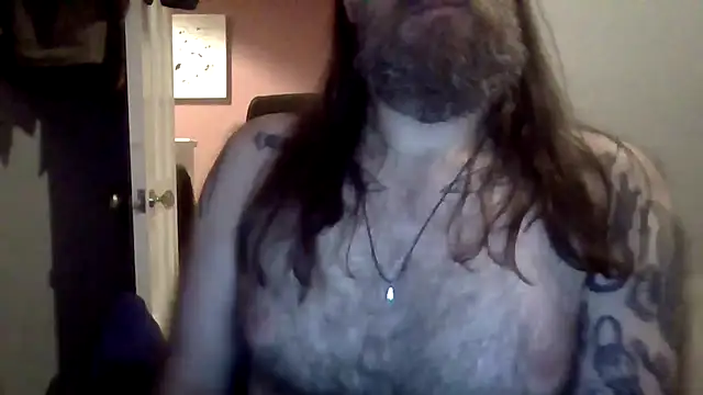 Snapshot of Thrillhouse chatting on 09.21.25 Thrillhouse online show from 09.21.25