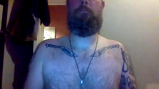 Snapshot of Thrillhouse chatting on 10.23.25 Thrillhouse online show from 10.23.25