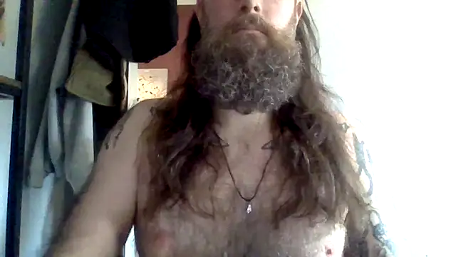 Snapshot of Thrillhouse chatting on 02.02.26 Thrillhouse online show from 02.02.26