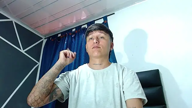 Snapshot of Tamarahryan chatting on 10.08.25 Tamarahryan online show from 10.08.25