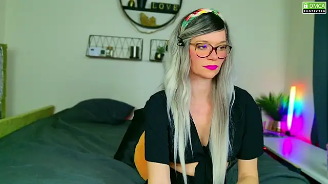 Snapshot of Kittychatte chatting on 12.08.24 Kittychatte online show from 12.08.24