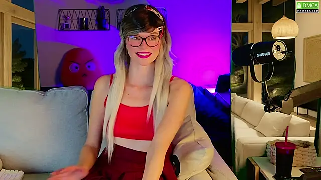 Snapshot of Kittychatte chatting on 09.30.25 Kittychatte online show from 09.30.25