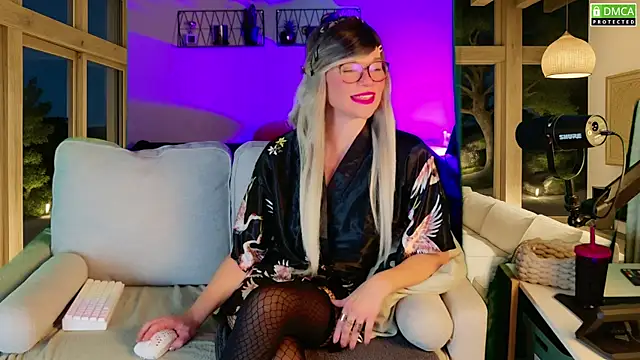 Snapshot of Kittychatte chatting on 10.09.25 Kittychatte online show from 10.09.25